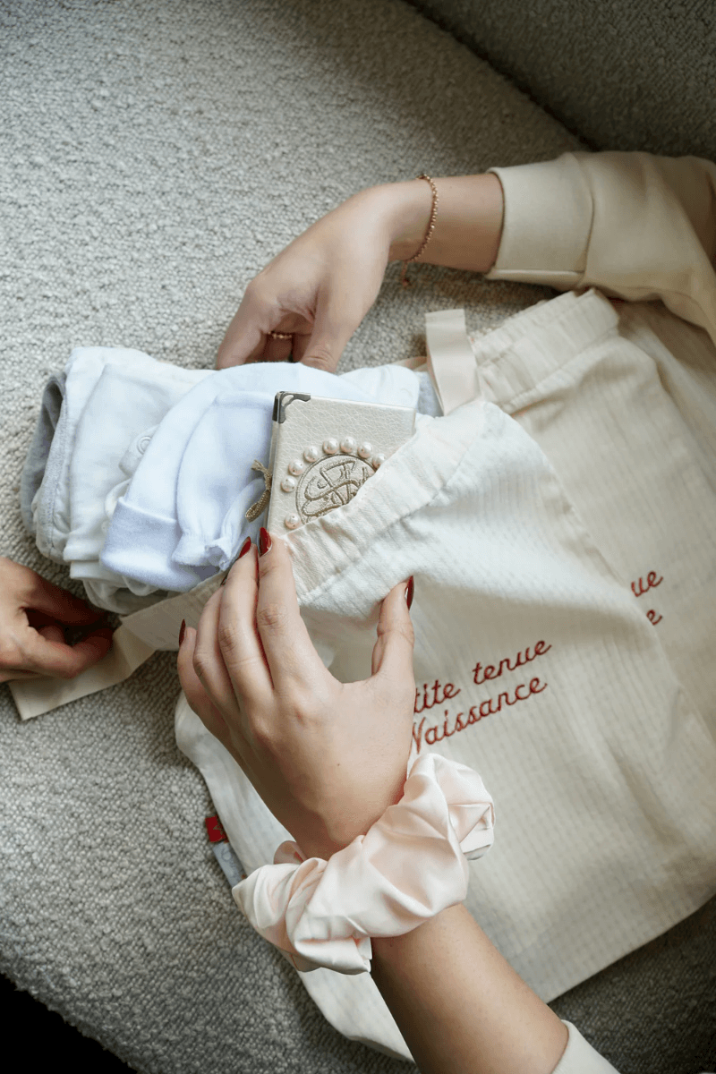 Pochon / Tkimcha Ma Petite Tenue de Naissance