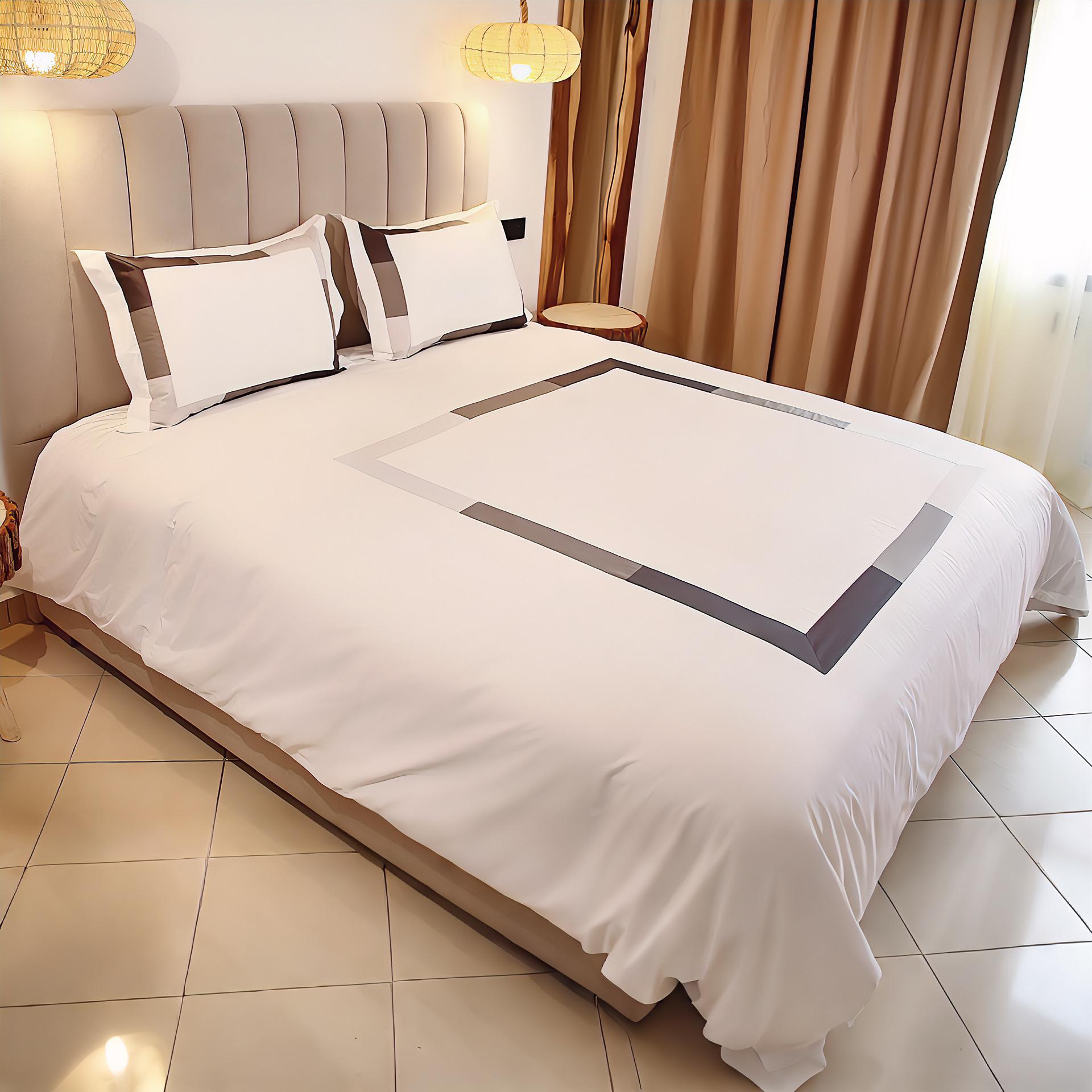 Drap plat + 2 taies d’oreillers