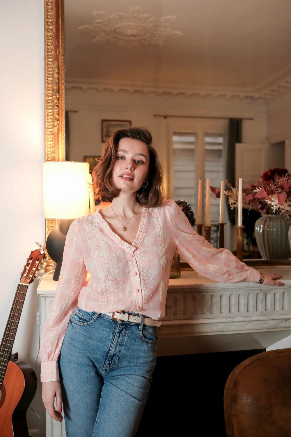Blouse imprimé fleuri et détails broderie