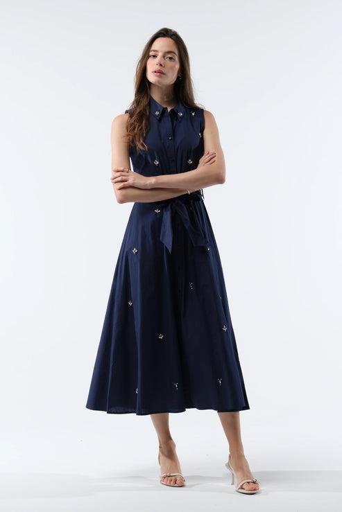 Robe brodée de bijoux