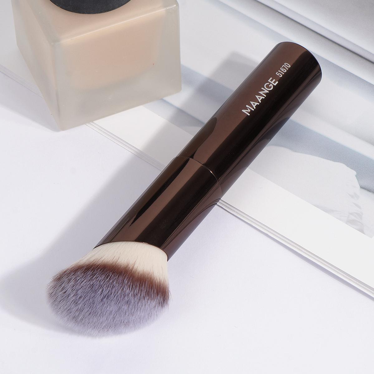 Single Makeup Brush