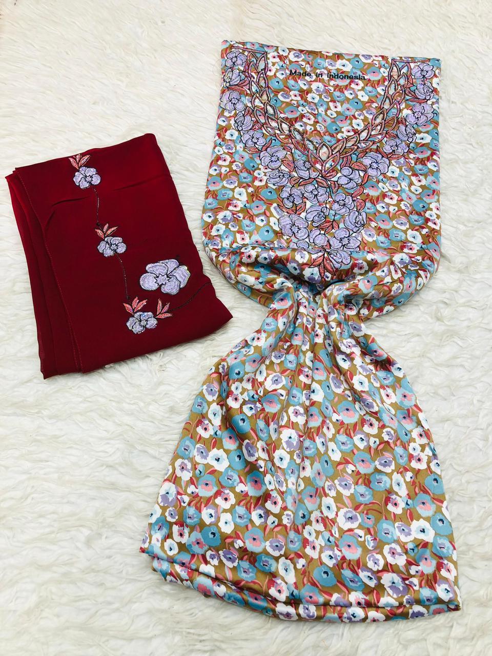 Mukhawar Mukhram avec Châle Bordeaux