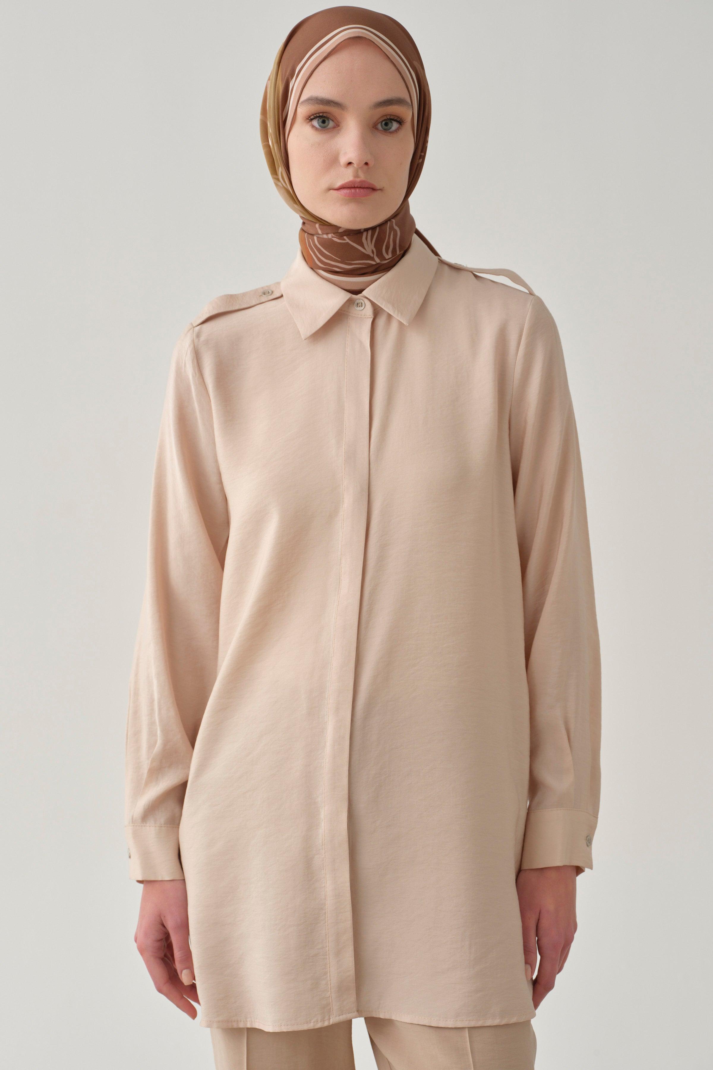 Tunique à épaulettes avec patte de boutonnage cachée - Beige