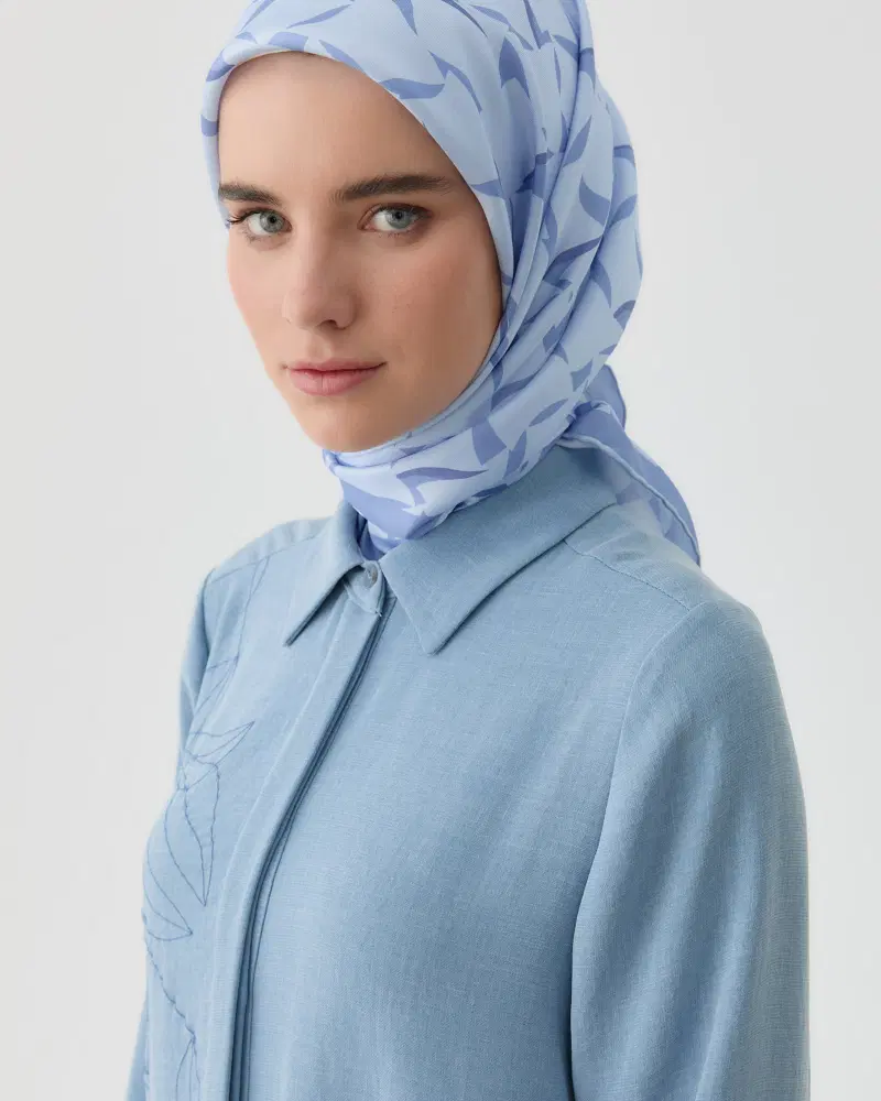 Écharpe en soie twill Mizan - Bleu clair