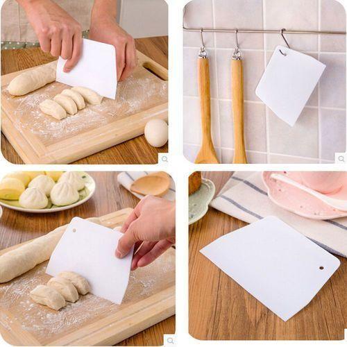 Coupe gâteau en plastique