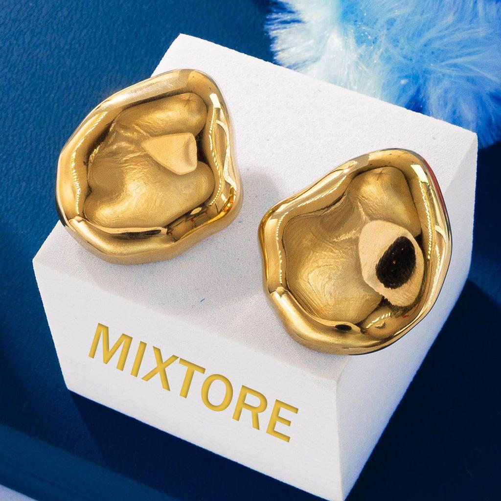 Boucles d’Oreilles Dorées "Éclat Organique"