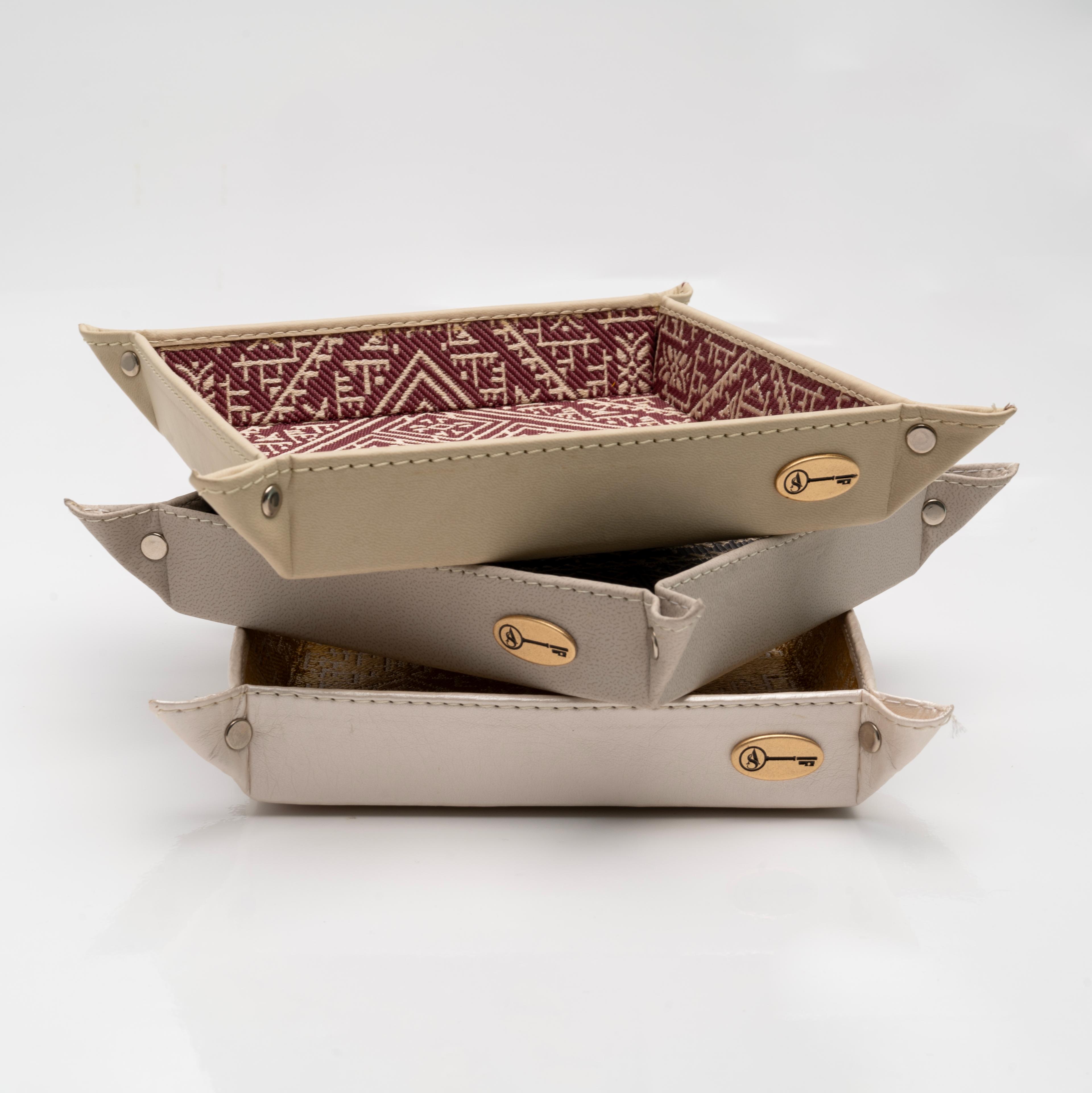 Vides Poches en Tissu Motif Gharza et Simili Cuir