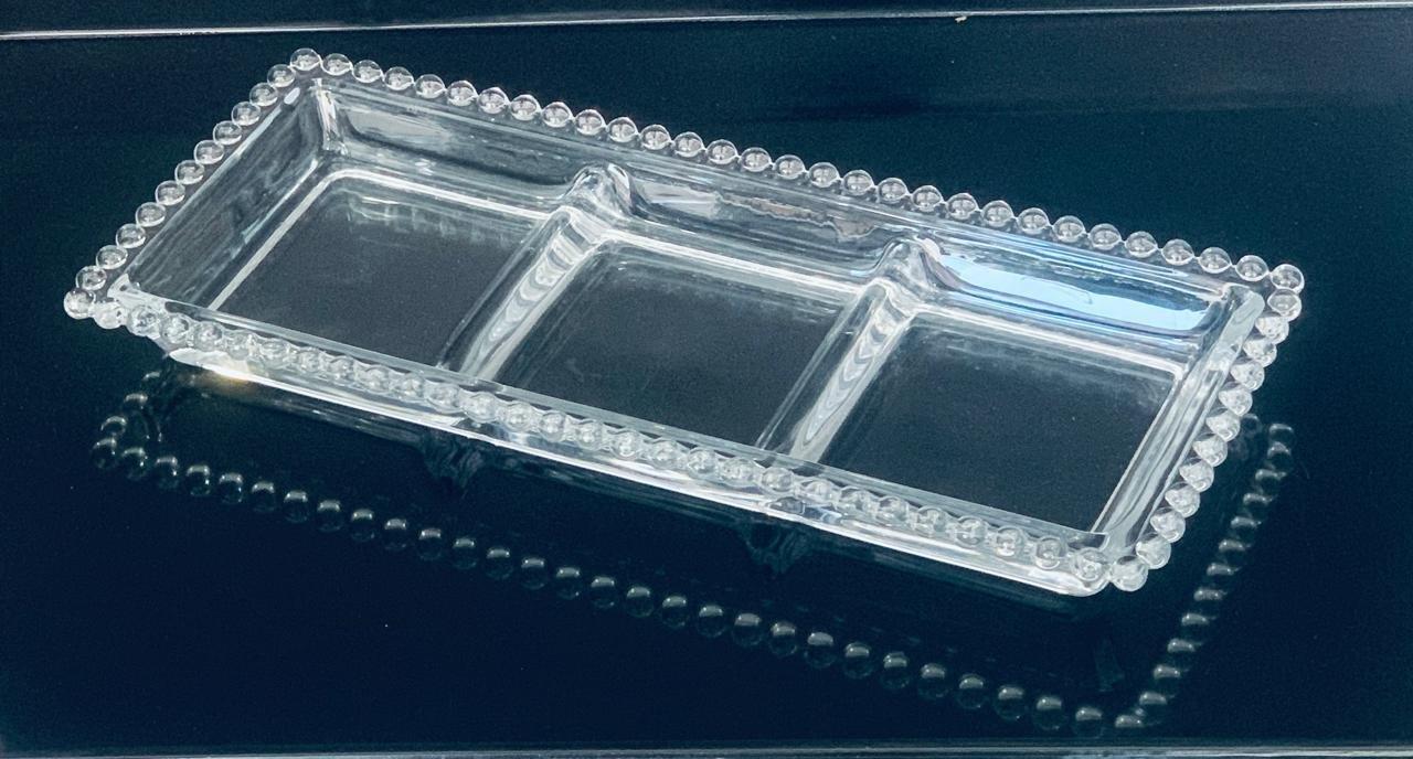 PLAT REC MODEL SIMPLE EN CRISTAL 30/13CM PLAT A COMPARTIMENT REC MODEL SIMPLE EN CRISTAL 30/13CM Assiette à gâteau vintage / assiette à gâteau rectangulaire,