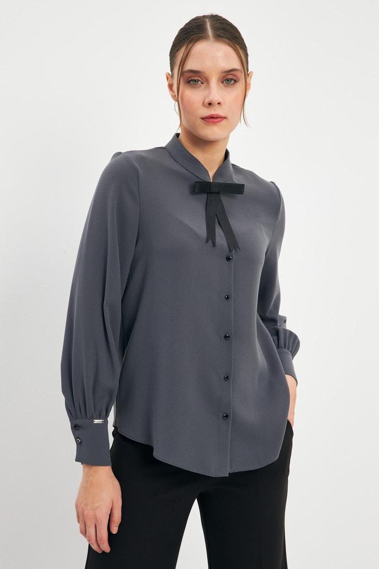 Chemise Boutonnée Détaillée Bow